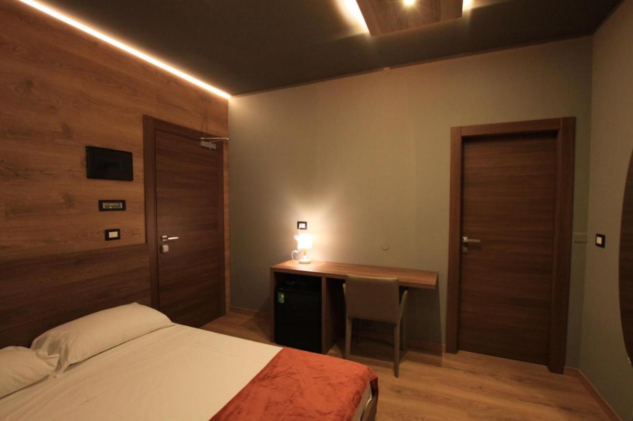 Albergo Ristorante Plaza Tornolo ภายนอก รูปภาพ