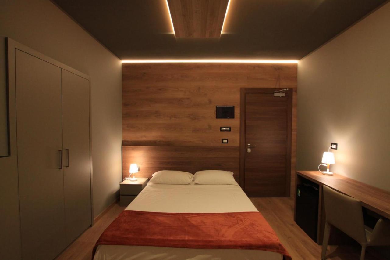 Albergo Ristorante Plaza Tornolo ภายนอก รูปภาพ