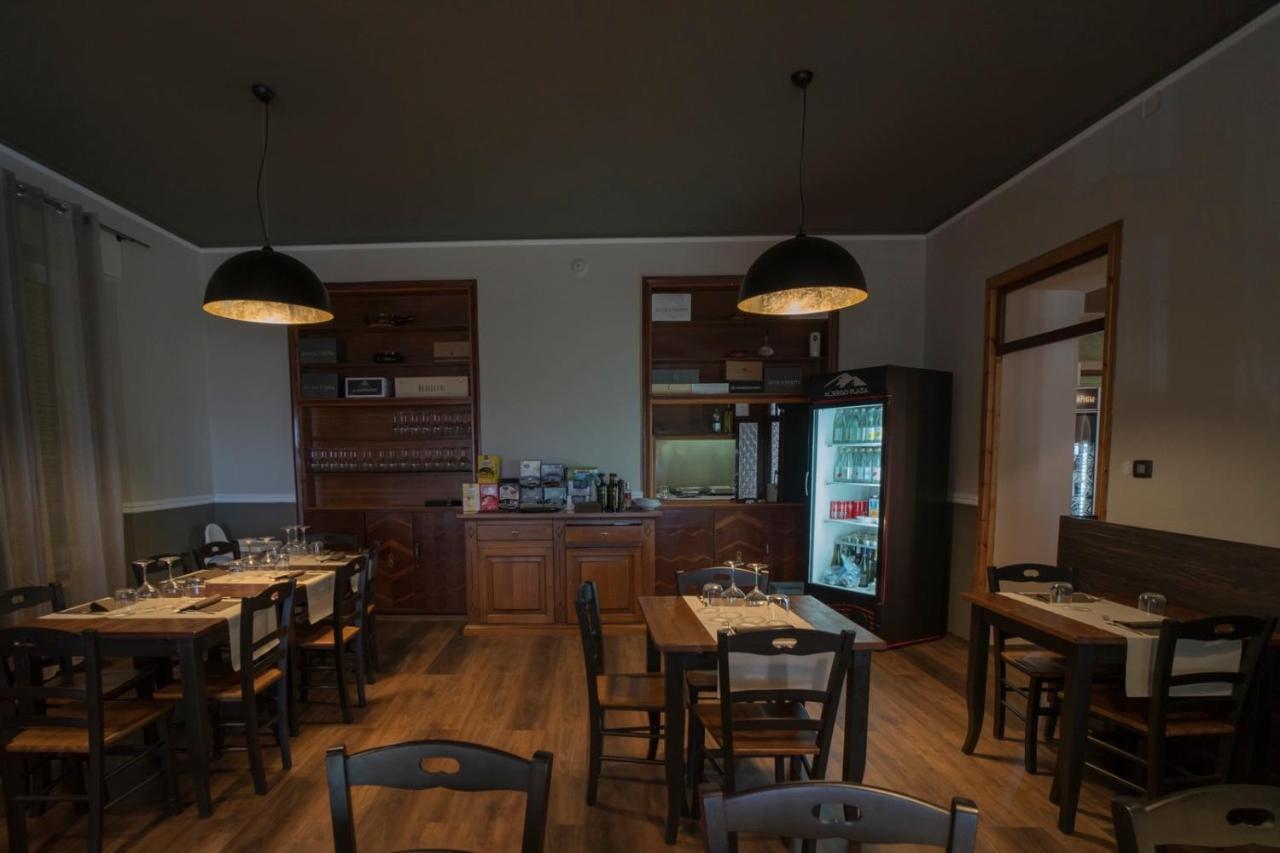 Albergo Ristorante Plaza Tornolo ภายนอก รูปภาพ